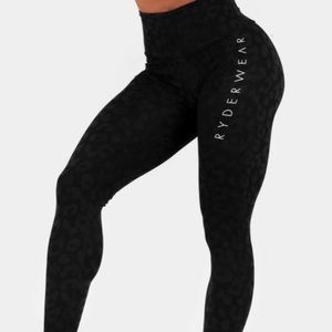 Ryder Wear: INSTINCT SCRUNCH BUM LEGGINGS - BLACK